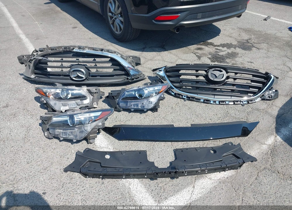 2018 MAZDA CX-9 SPORT VIN: JM3TCABY8J0221898