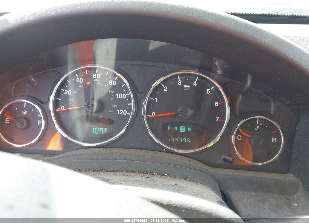 2009 JEEP LIBERTY VIN: 1J8GP28K79W552805