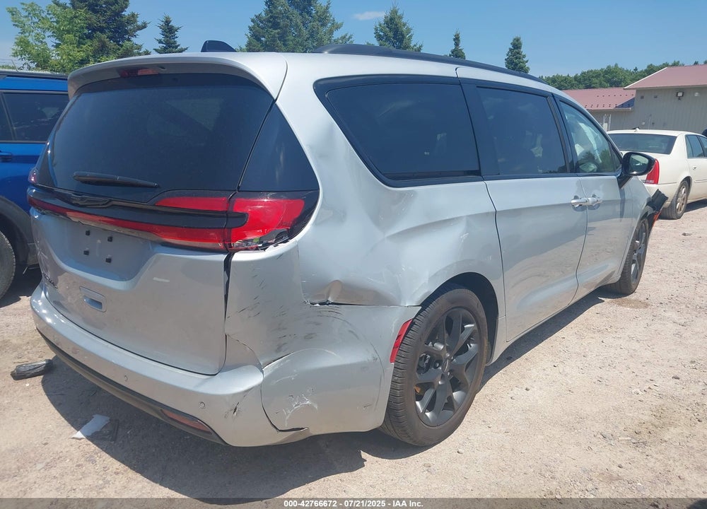2024 CHRYSLER PACIFICA TOURING L VIN: 2C4RC1BG0RR173891