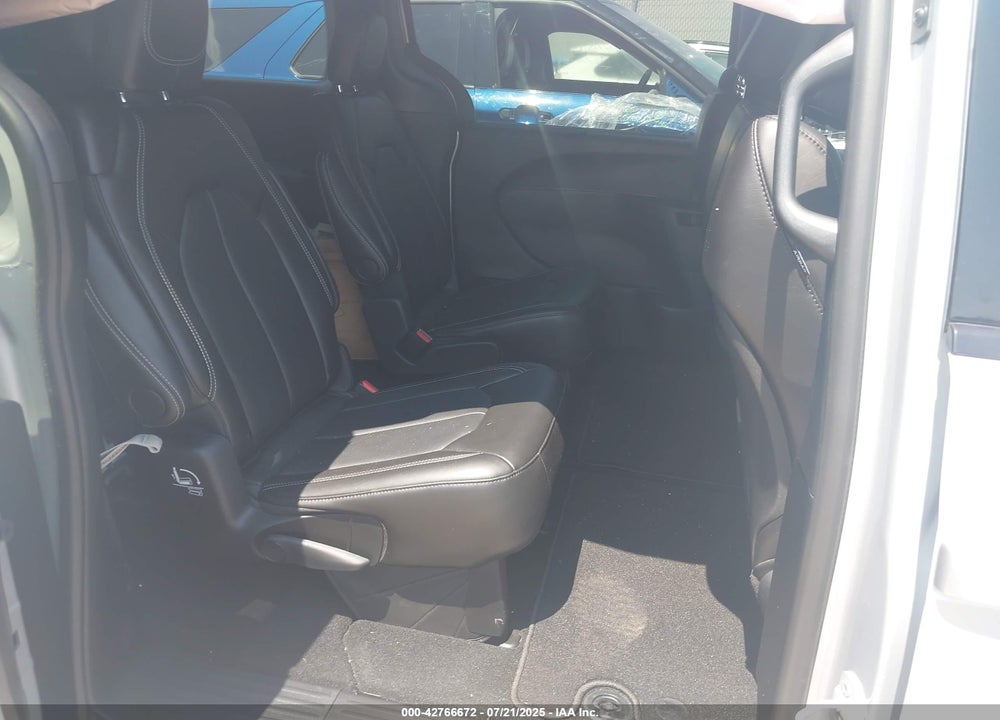 2024 CHRYSLER PACIFICA TOURING L VIN: 2C4RC1BG0RR173891