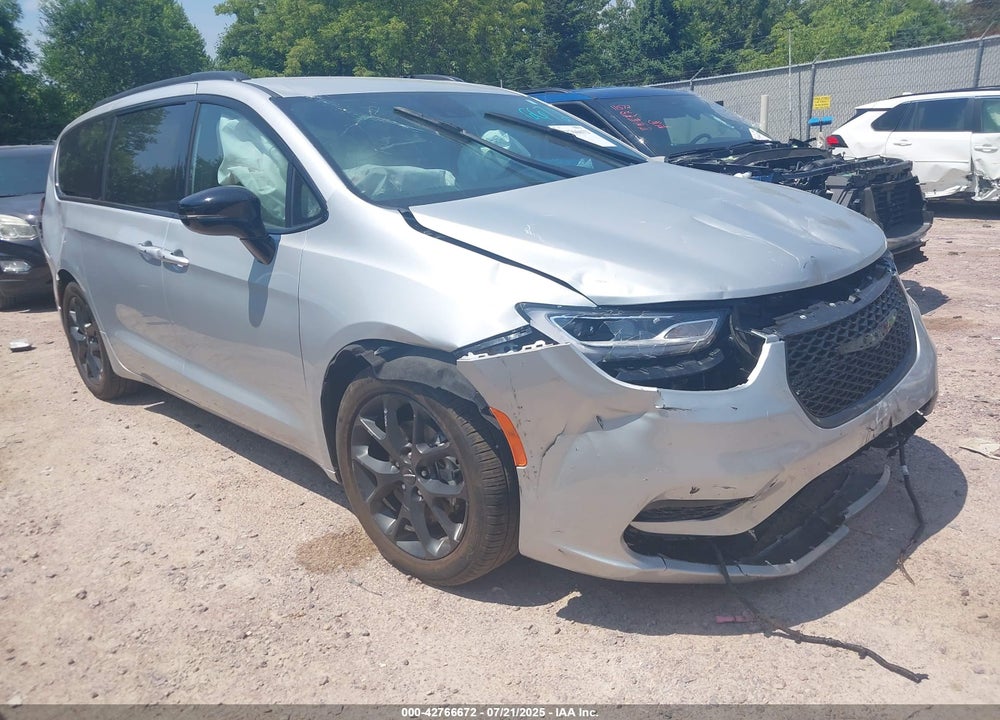 2024 CHRYSLER PACIFICA TOURING L VIN: 2C4RC1BG0RR173891