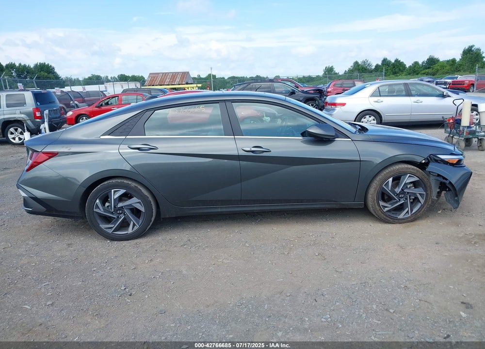 2025 HYUNDAI ELANTRA VIN: KMHLS4DG3SU906575