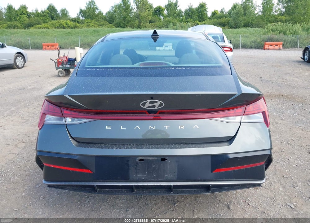 2025 HYUNDAI ELANTRA VIN: KMHLS4DG3SU906575
