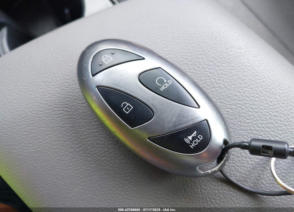 2025 HYUNDAI ELANTRA VIN: KMHLS4DG3SU906575