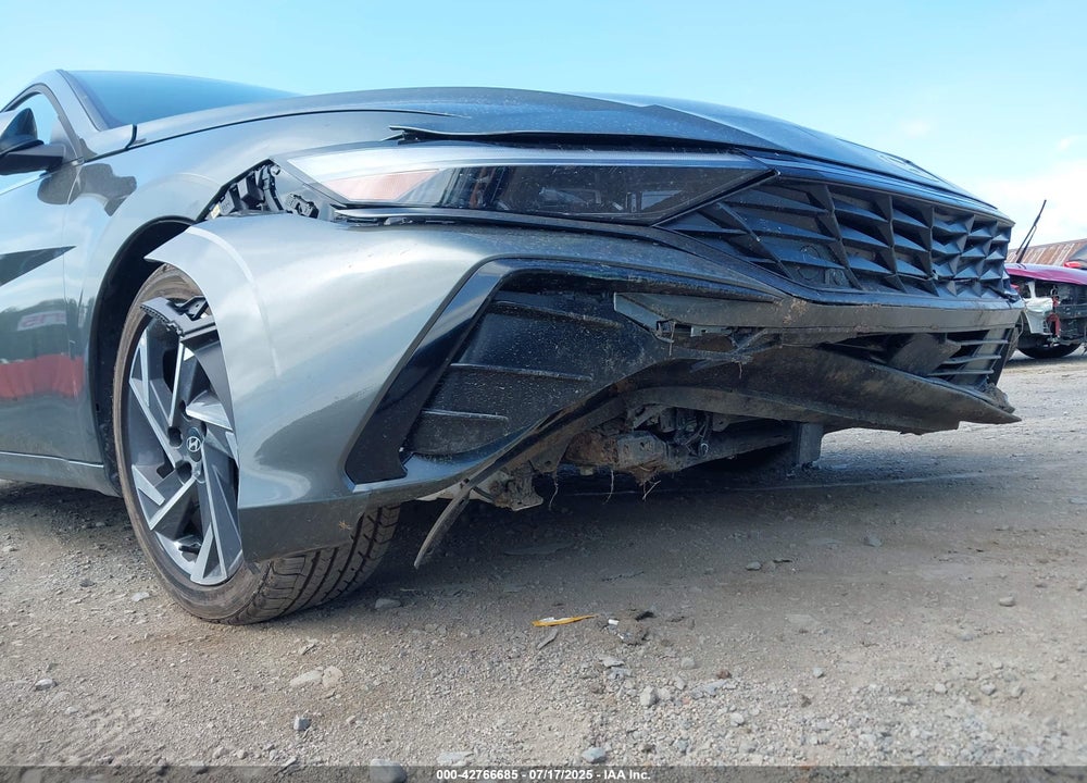 2025 HYUNDAI ELANTRA VIN: KMHLS4DG3SU906575