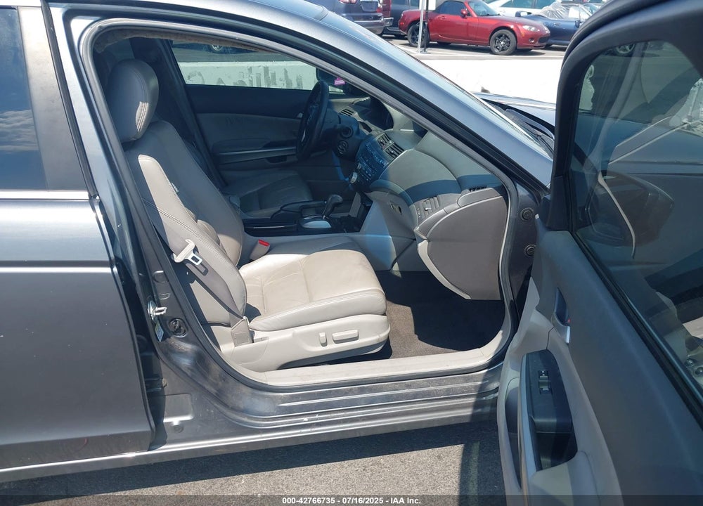 2008 HONDA ACCORD VIN: 1HGCP36878A024522