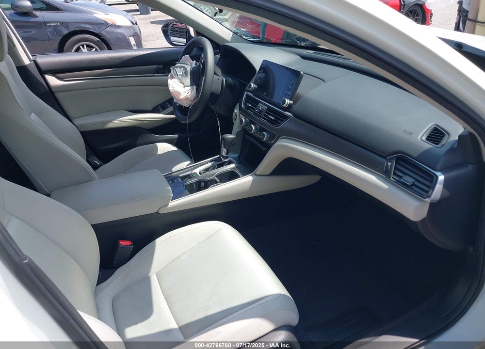 2018 HONDA ACCORD VIN: 1HGCV1F13JA017408
