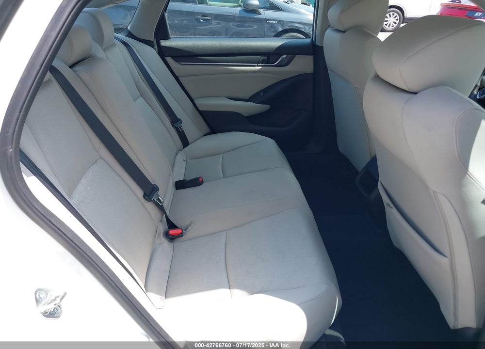 2018 HONDA ACCORD VIN: 1HGCV1F13JA017408