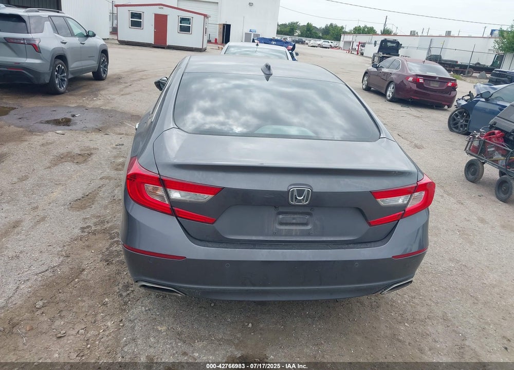 2018 HONDA ACCORD VIN: 1HGCV1F93JA191520