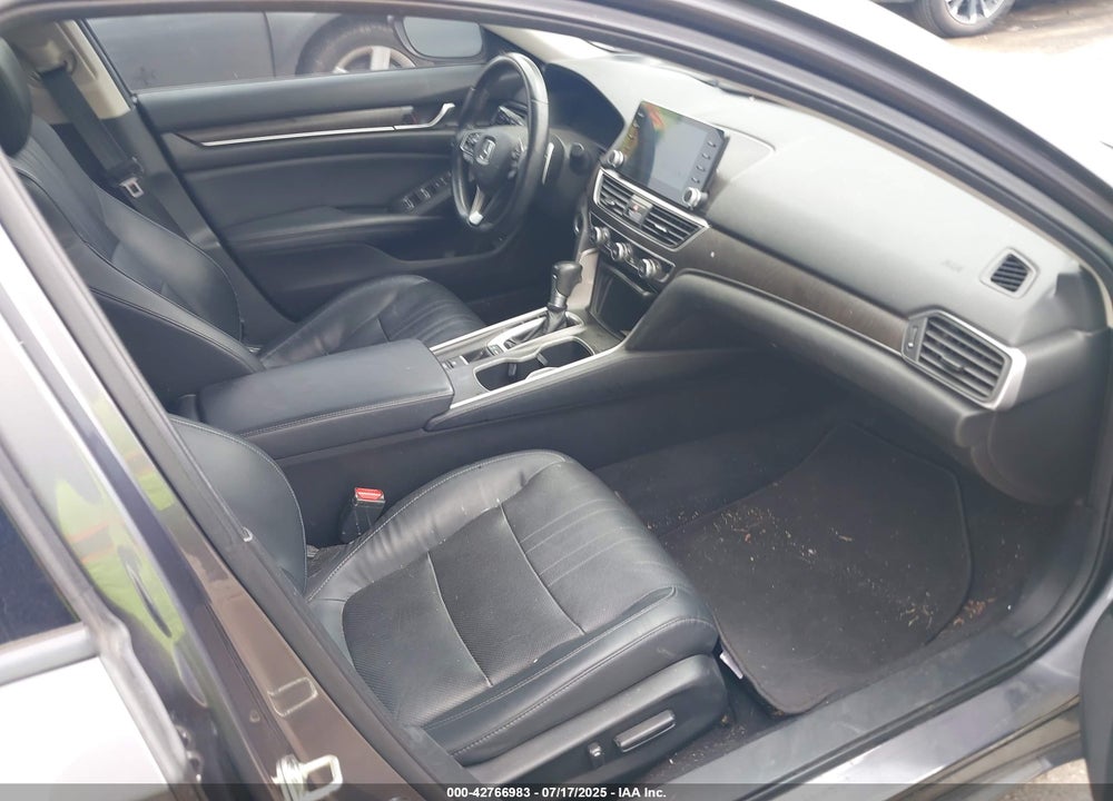 2018 HONDA ACCORD VIN: 1HGCV1F93JA191520
