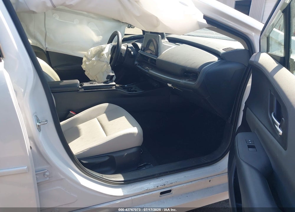2024 TOYOTA PRIUS XLE VIN: JTDACAAU2R3034987