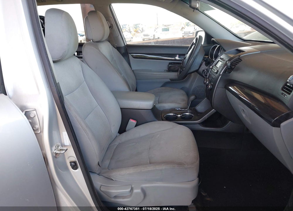 2012 KIA SORENTO VIN: 5XYKT3A12CG306334