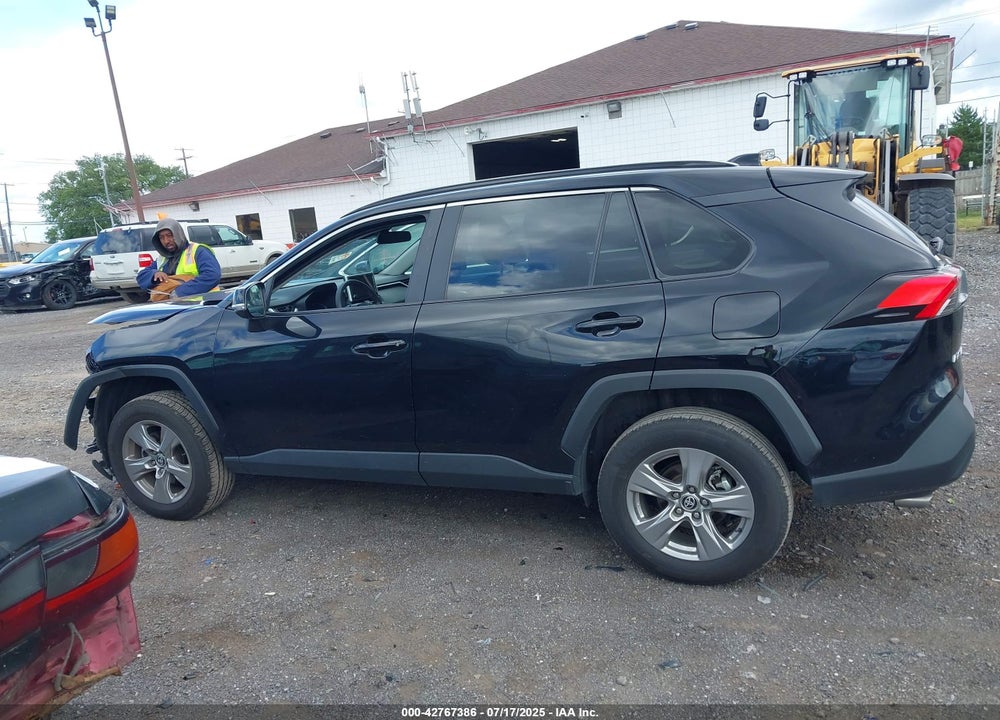 2024 TOYOTA RAV4 XLE VIN: 2T3W1RFV0RW324623