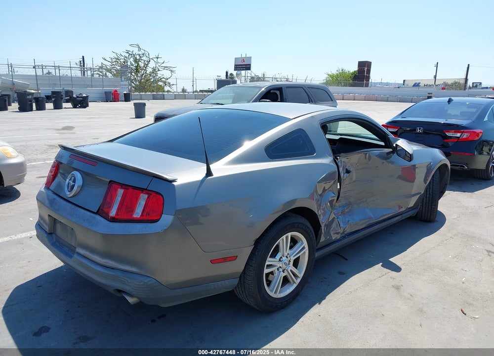2011 FORD MUSTANG V6 VIN: 1ZVBP8AM5B5165520