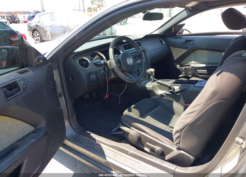 2011 FORD MUSTANG V6 VIN: 1ZVBP8AM5B5165520