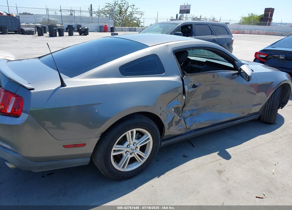 2011 FORD MUSTANG V6 VIN: 1ZVBP8AM5B5165520