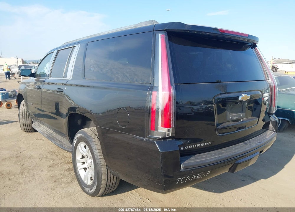 2015 CHEVROLET SUBURBAN 1500 VIN: 1GNSCHKC1FR590579