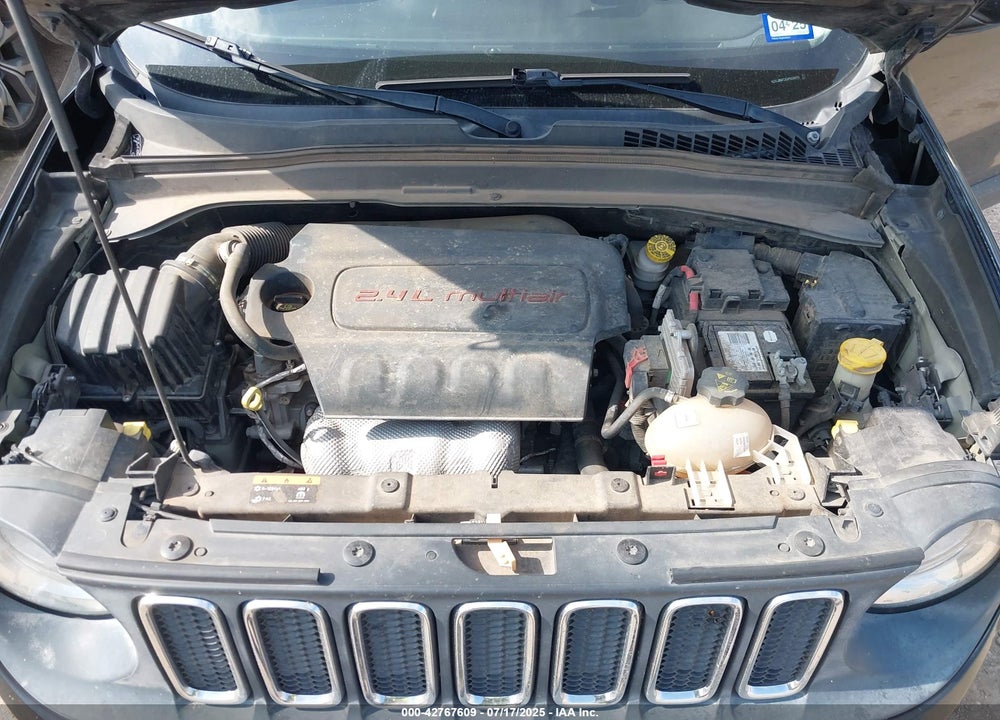 2016 JEEP RENEGADE VIN: ZACCJBBT2GPD38078