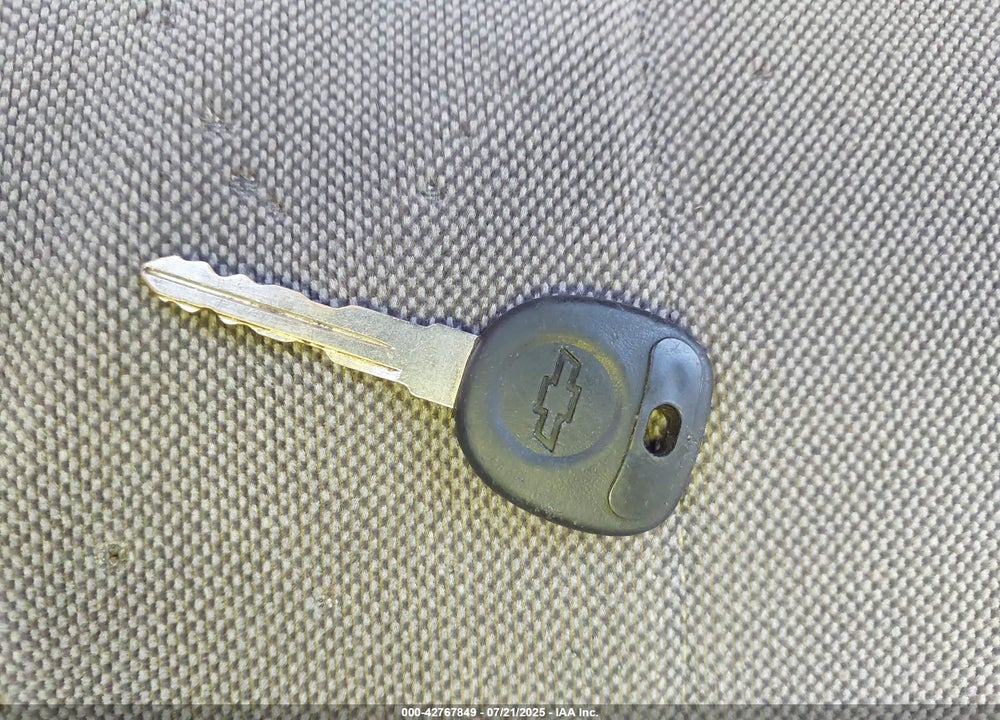 2005 CHEVROLET CLASSIC VIN: 1G1ND52F85M198604