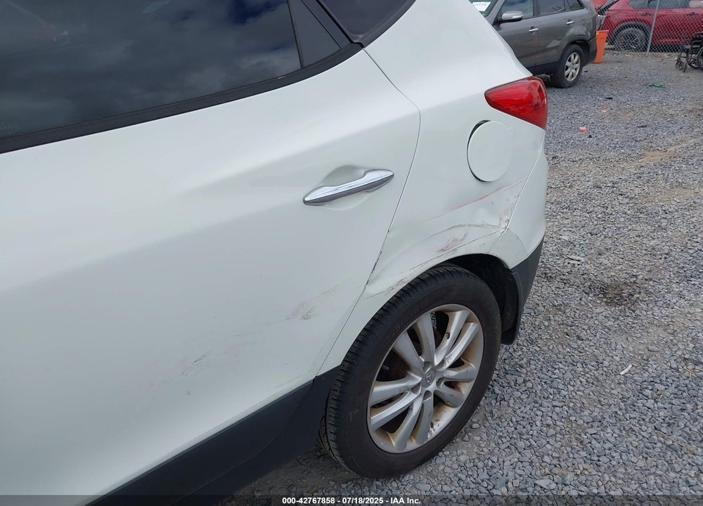 2010 HYUNDAI TUCSON VIN: KM8JU3AC5AU080422