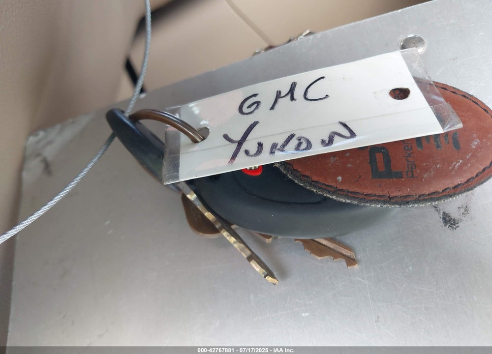2008 GMC YUKON VIN: 1GKFC13518R204154