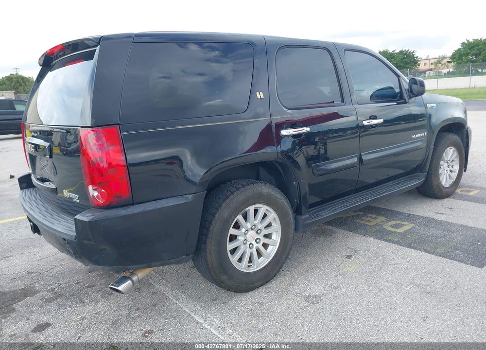 2008 GMC YUKON VIN: 1GKFC13518R204154
