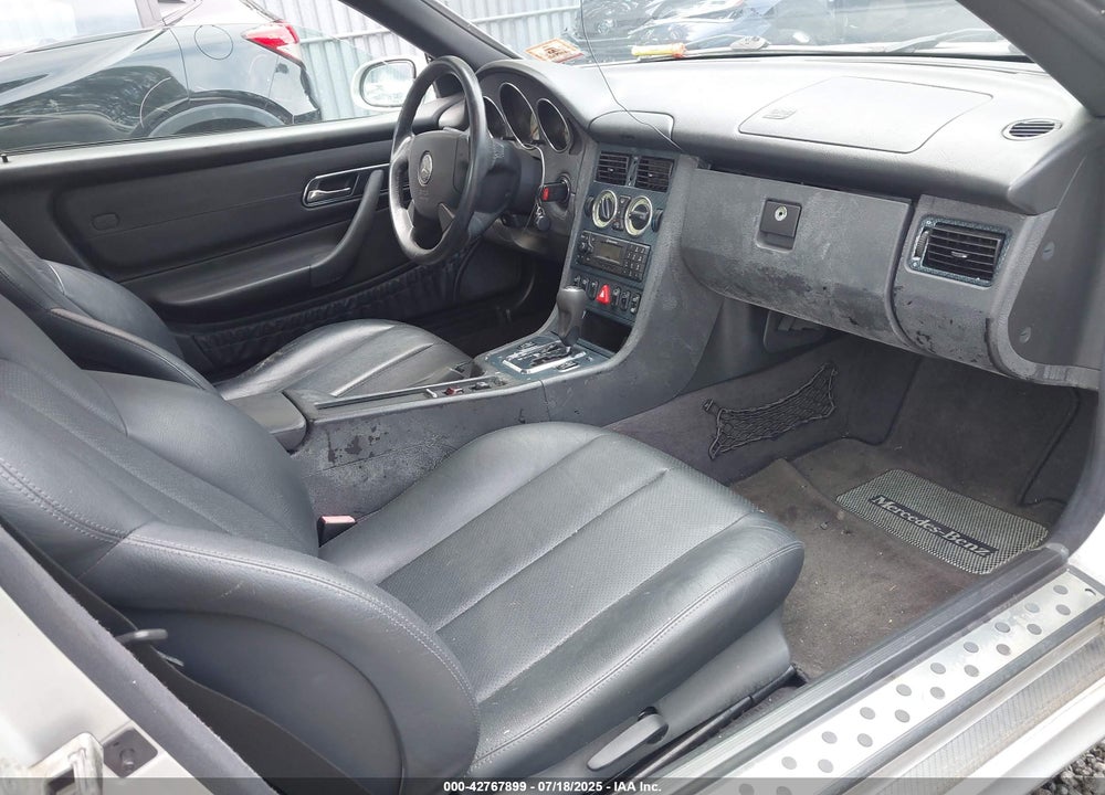 2000 MERCEDES-BENZ SLK 230 KOMPRESSOR VIN: WDBKK47F7YF167712