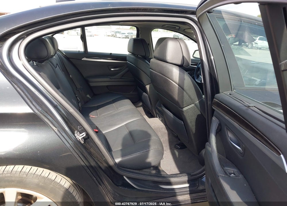 2011 BMW 5 SERIES VIN: WBAFR1C51BDS36002