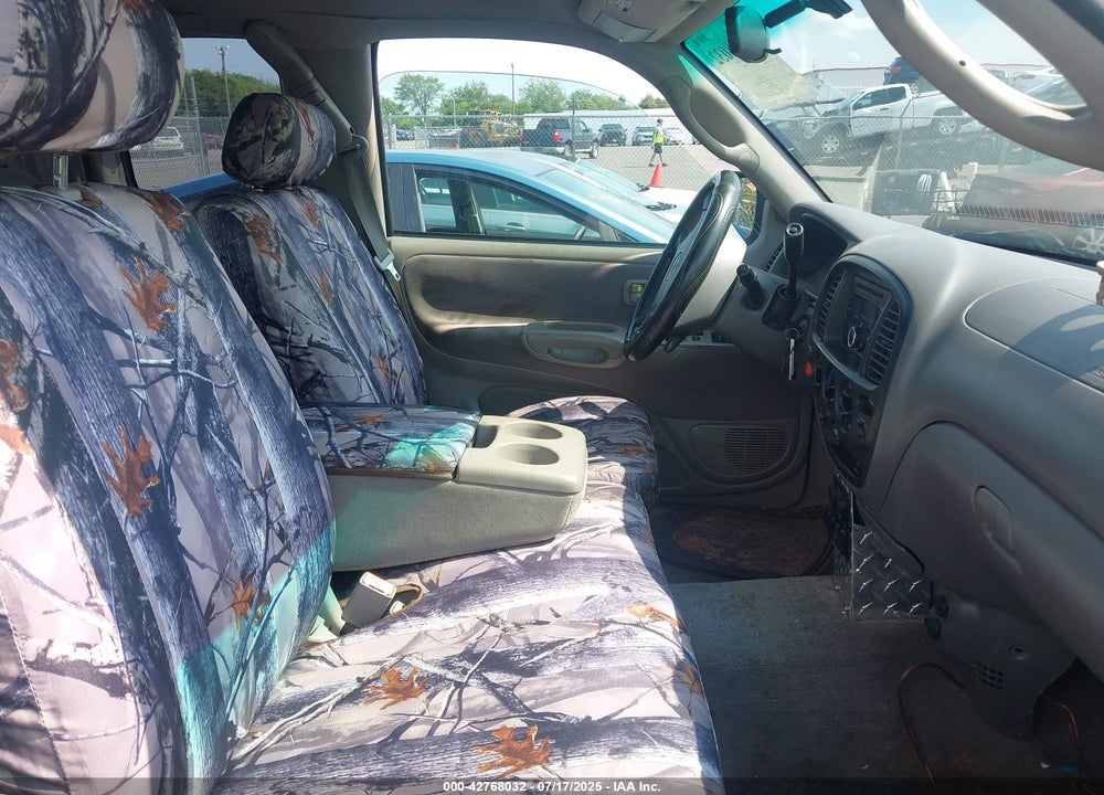 2000 TOYOTA TUNDRA SR5 V8 VIN: 5TBBT4411YS067606