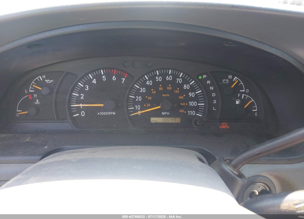 2000 TOYOTA TUNDRA SR5 V8 VIN: 5TBBT4411YS067606