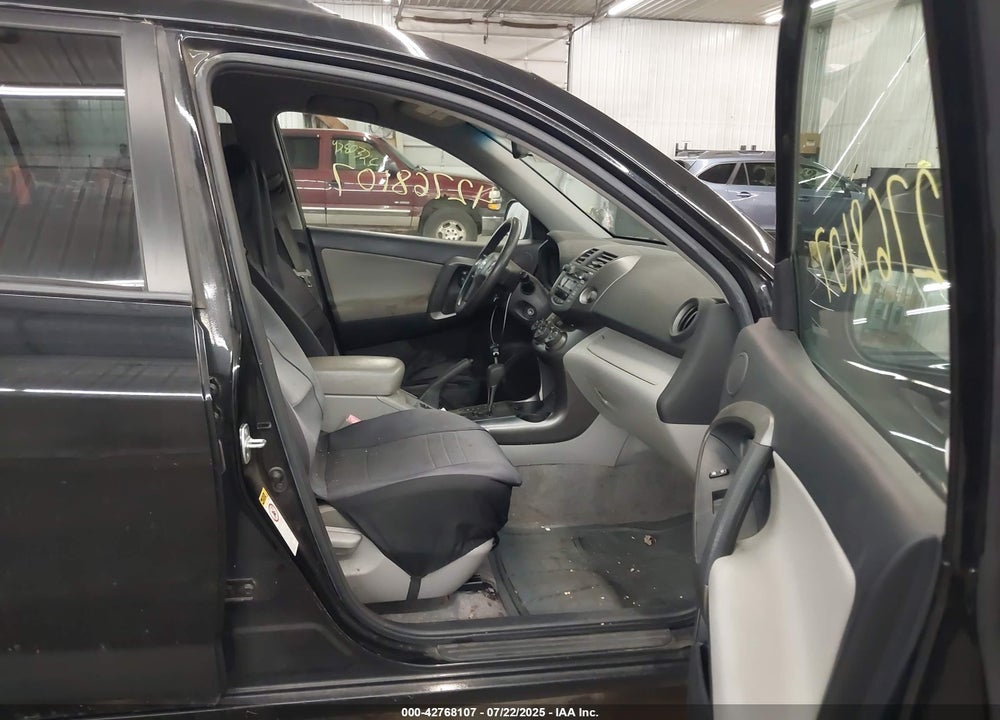 2009 TOYOTA RAV4 VIN: JTMBF33V99D015330