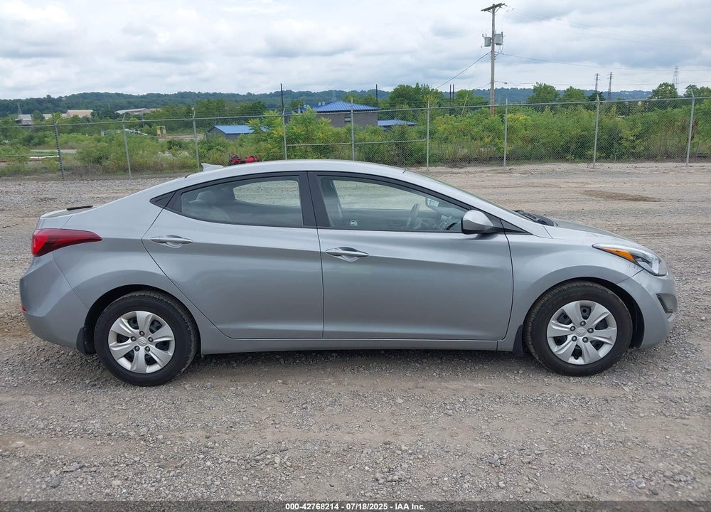2016 HYUNDAI ELANTRA VIN: 5NPDH4AEXGH665691