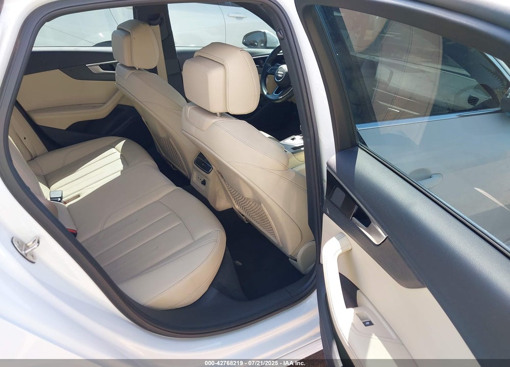 2022 AUDI A4 VIN: WAUEAAF47NN015119