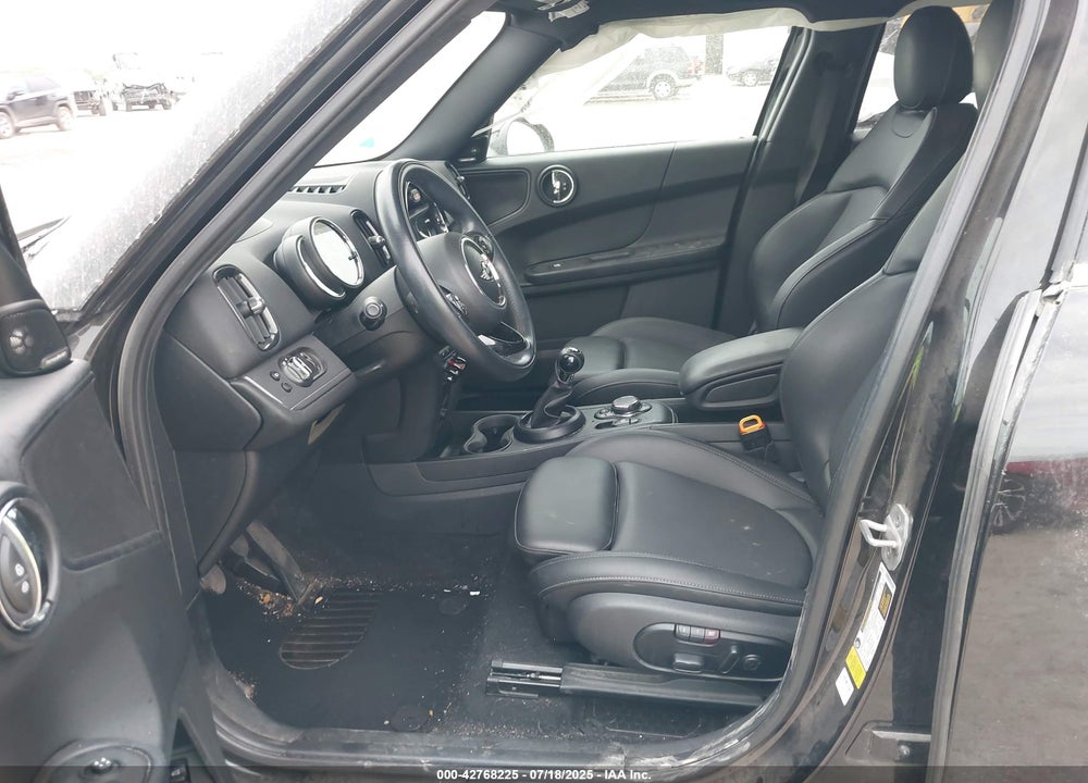 2018 MINI COUNTRYMAN VIN: WMZYS7C34J3B63250
