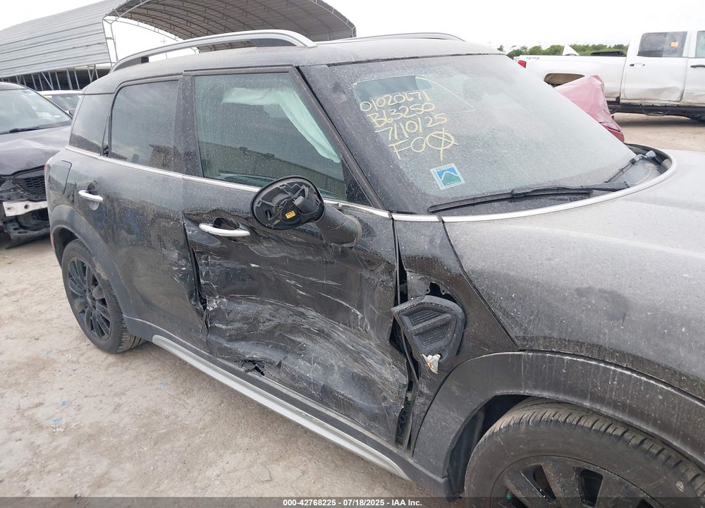 2018 MINI COUNTRYMAN VIN: WMZYS7C34J3B63250