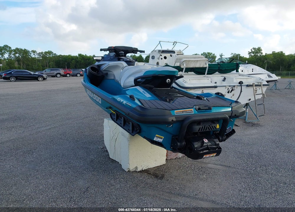 2025 SEADOO GTX-300 LIMITED VIN: YDV23944K425