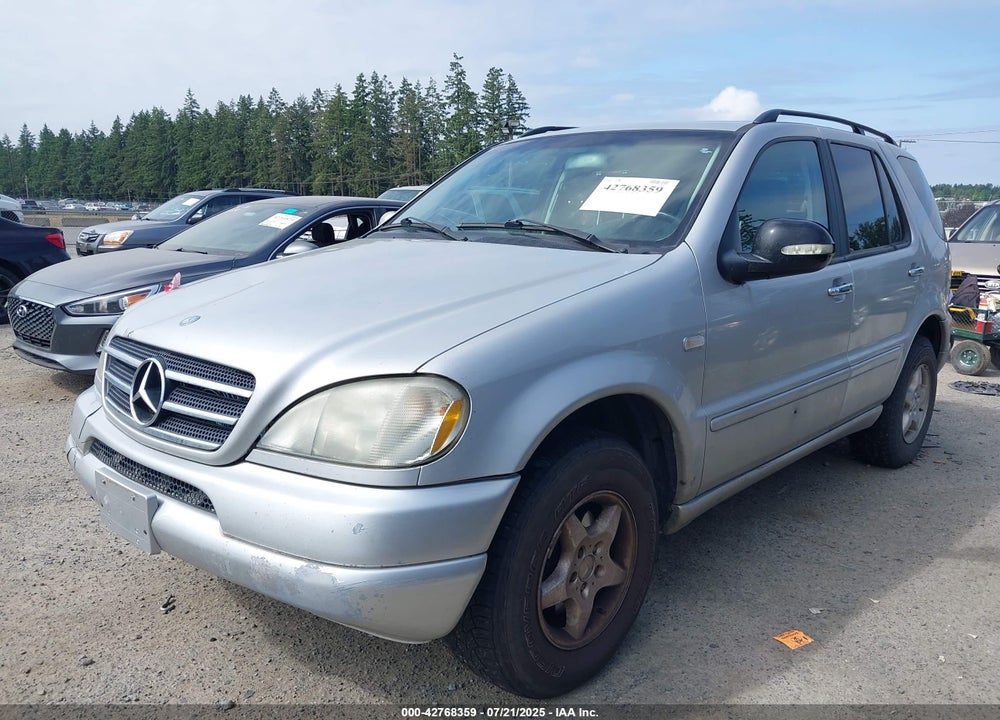 2000 MERCEDES-BENZ ML 320 VIN: 4JGAB54E8YA165782