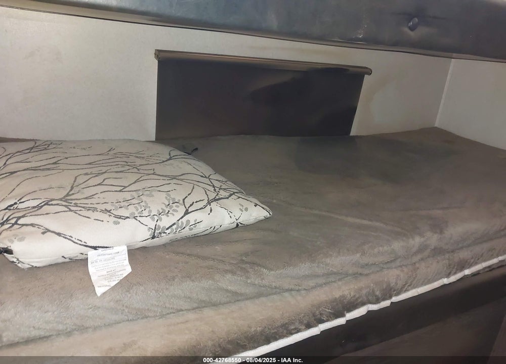 2018 FOREST RIVER 29BHHL - HERITAGE GL VIN: 4X4TWBE29JU016056