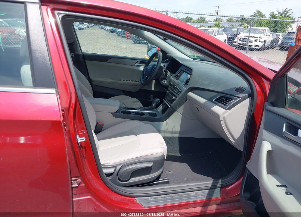 2016 HYUNDAI SONATA SE VIN: 5NPE24AFXGH428245