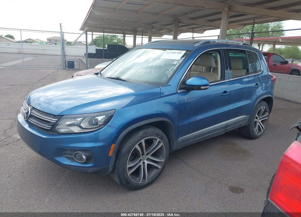 2017 VOLKSWAGEN TIGUAN VIN: WVGWV7AX7HK013579