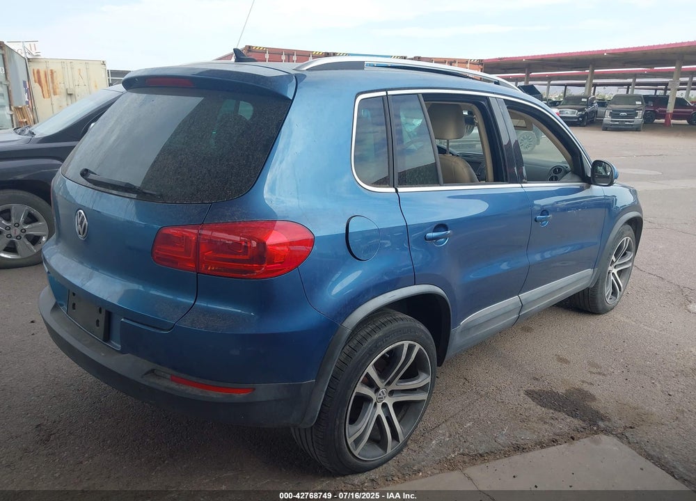 2017 VOLKSWAGEN TIGUAN VIN: WVGWV7AX7HK013579