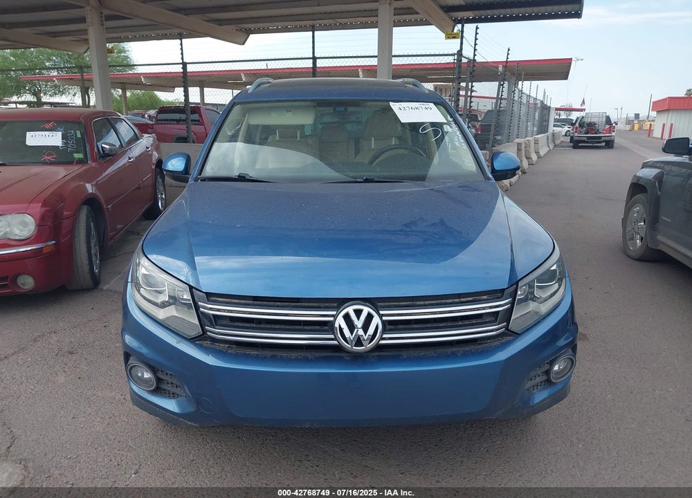 2017 VOLKSWAGEN TIGUAN VIN: WVGWV7AX7HK013579