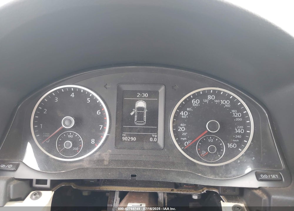 2017 VOLKSWAGEN TIGUAN VIN: WVGWV7AX7HK013579