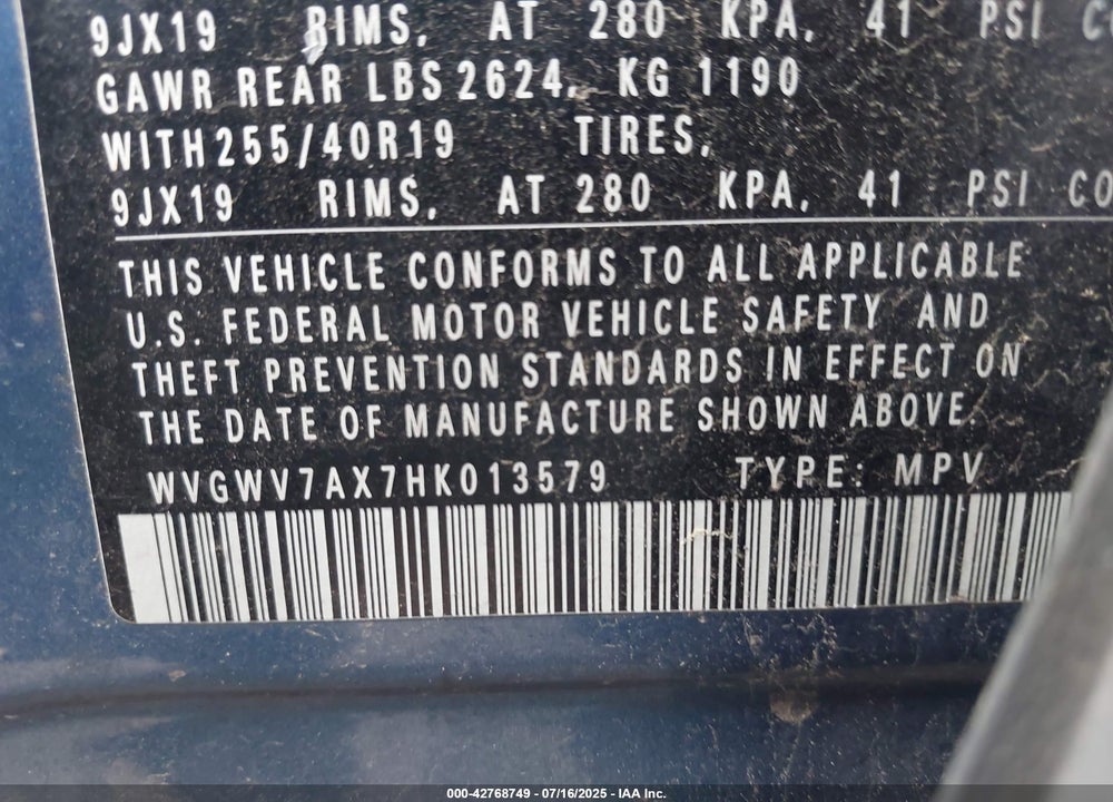 2017 VOLKSWAGEN TIGUAN VIN: WVGWV7AX7HK013579