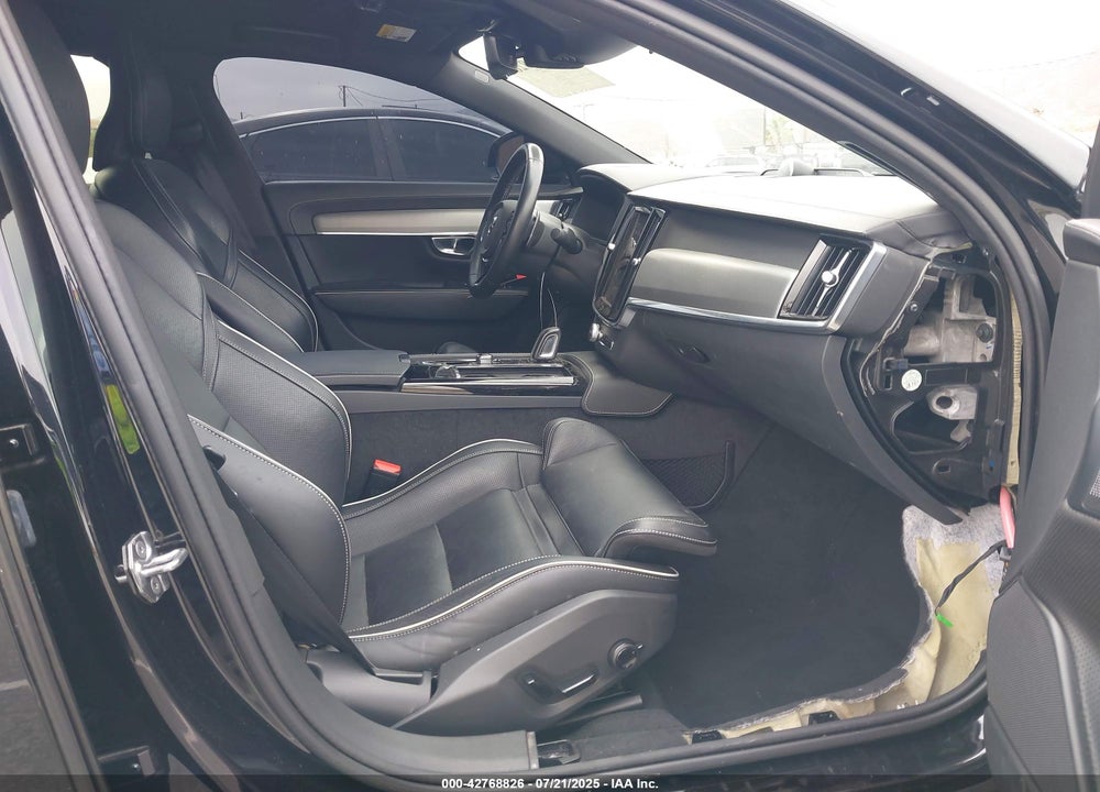 2020 VOLVO S90 VIN: LVYBR0AT9LP168523
