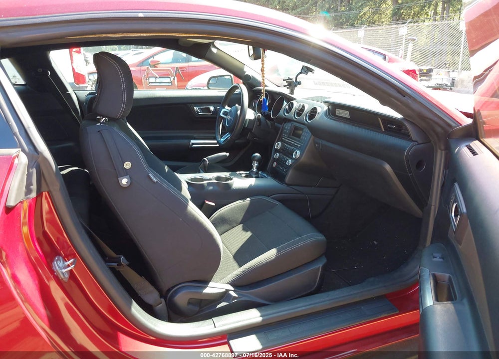 2016 FORD MUSTANG VIN: 1FA6P8AM1G5225956