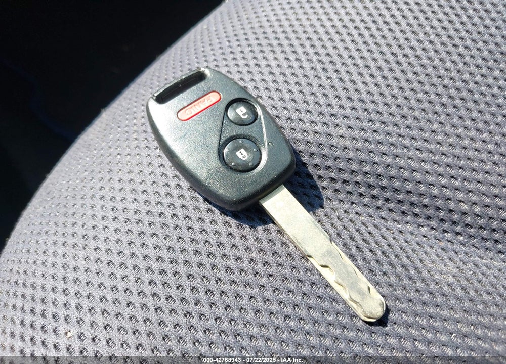 2012 HONDA FIT VIN: JHMGE8H58CC002823