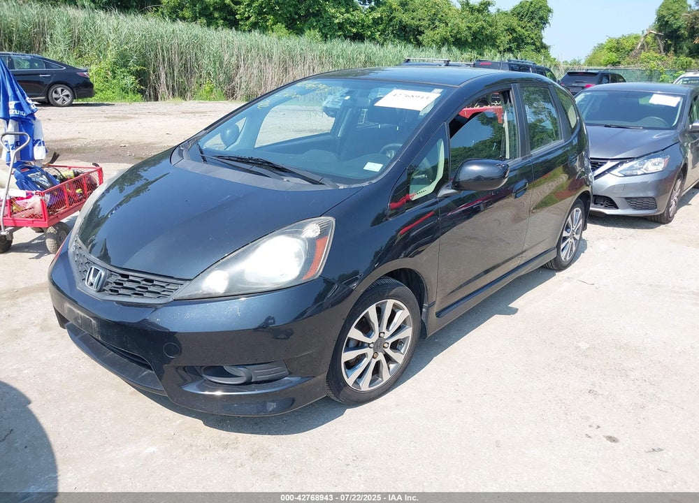 2012 HONDA FIT VIN: JHMGE8H58CC002823