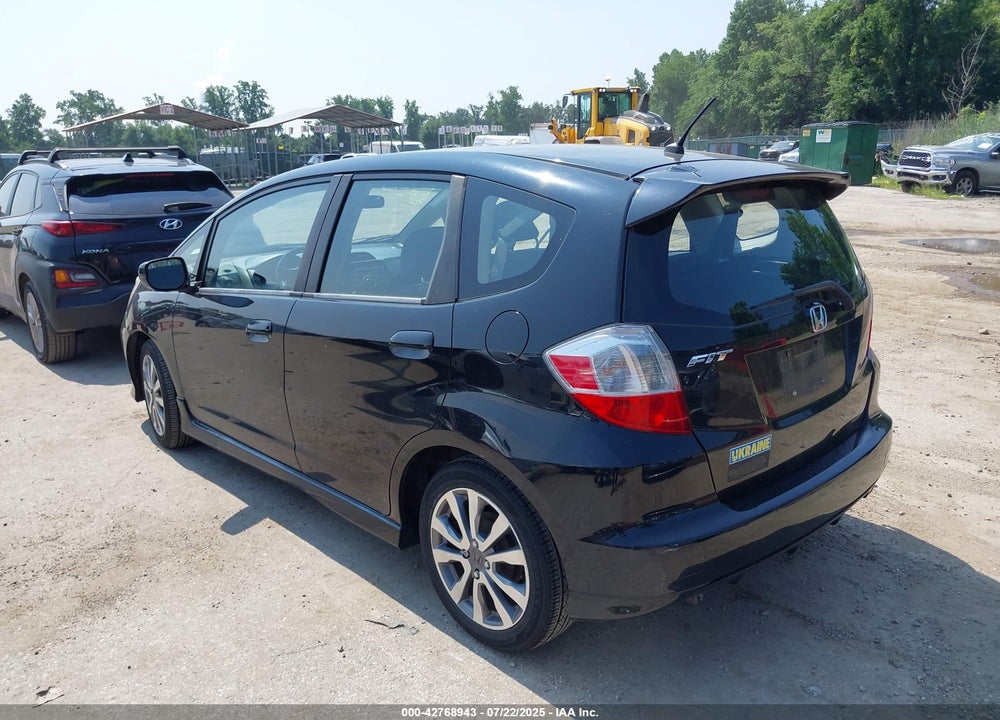 2012 HONDA FIT VIN: JHMGE8H58CC002823