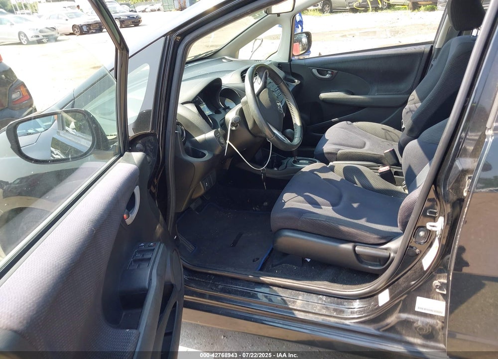 2012 HONDA FIT VIN: JHMGE8H58CC002823